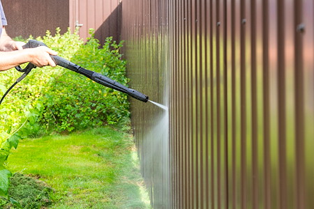 Why Regular Fence Washing is Essential for Long-Lasting Curb Appeal Thumbnail